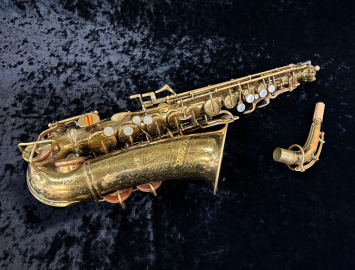 Vintage 1936 Buescher Aristocrat Alto Sax in Gold Lacquer, Serial #277732 - As is Low Price!